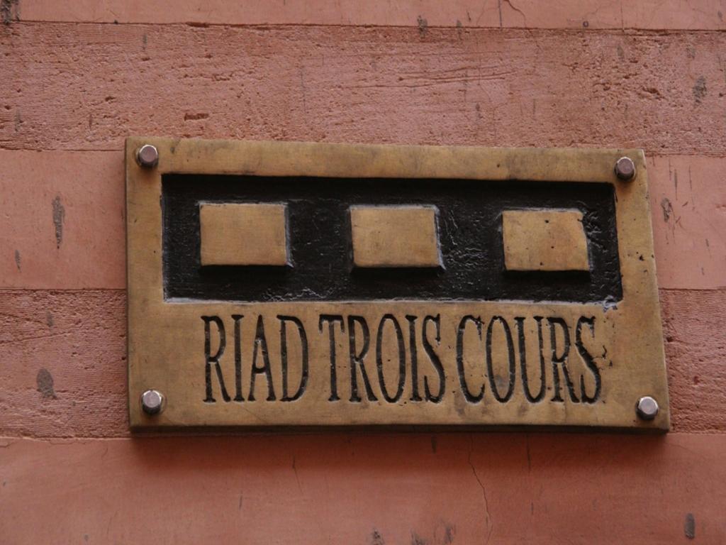 Riad Les Trois Cours Marrakesh Exterior photo